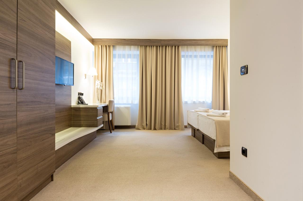 Hotel Royal Inn Белград Екстер'єр фото